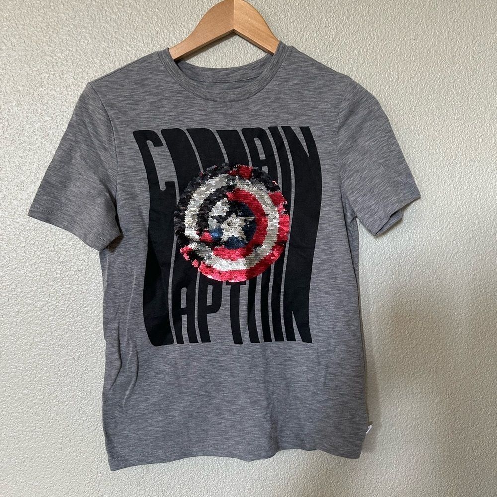 NWOT Gap Kids  Marvel Captain America Shirt w/ 2 Shields Size XL